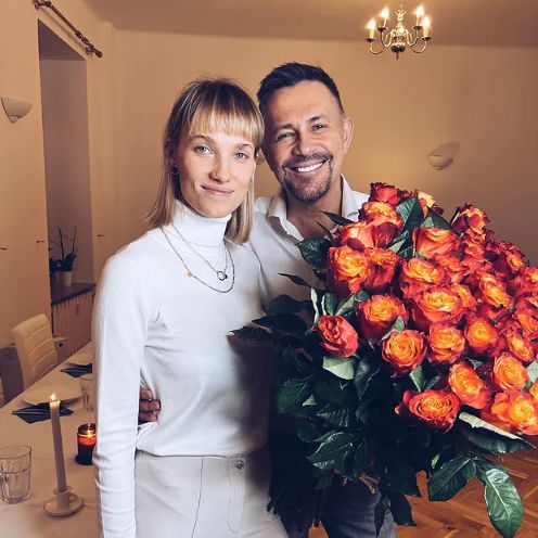 Krzysztof Ibisz pokazał, jak bawi się na weselu z ciężarną żoną