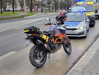 Lublin: Zderzenie motocykla z pojazdem dostawczym na ul. Diamentowej