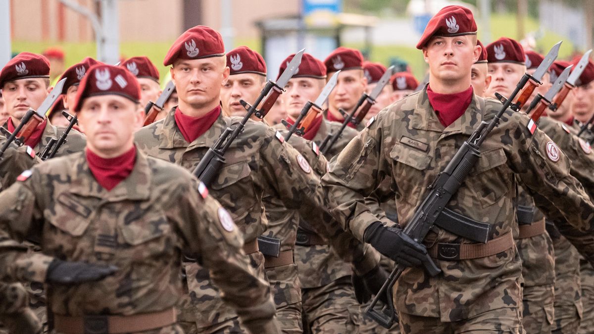 pr�ba defilady
Andrzej Grygiel
bitwa, defilada, obchody, parada, pokaz, powstanie, przejazd, rocznica, wojsko polskie, wybuch, �o�nierze