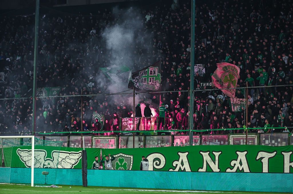 In the photo: fans of Panathinaikos Athens