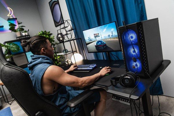 Biurka ENDORFY z serii Atlas – przestronne, wytrzymałe oraz elektryczne