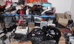 Mazowieckie. Zlikwidowano magazyn z podrobioną odzieżą i tekstyliami