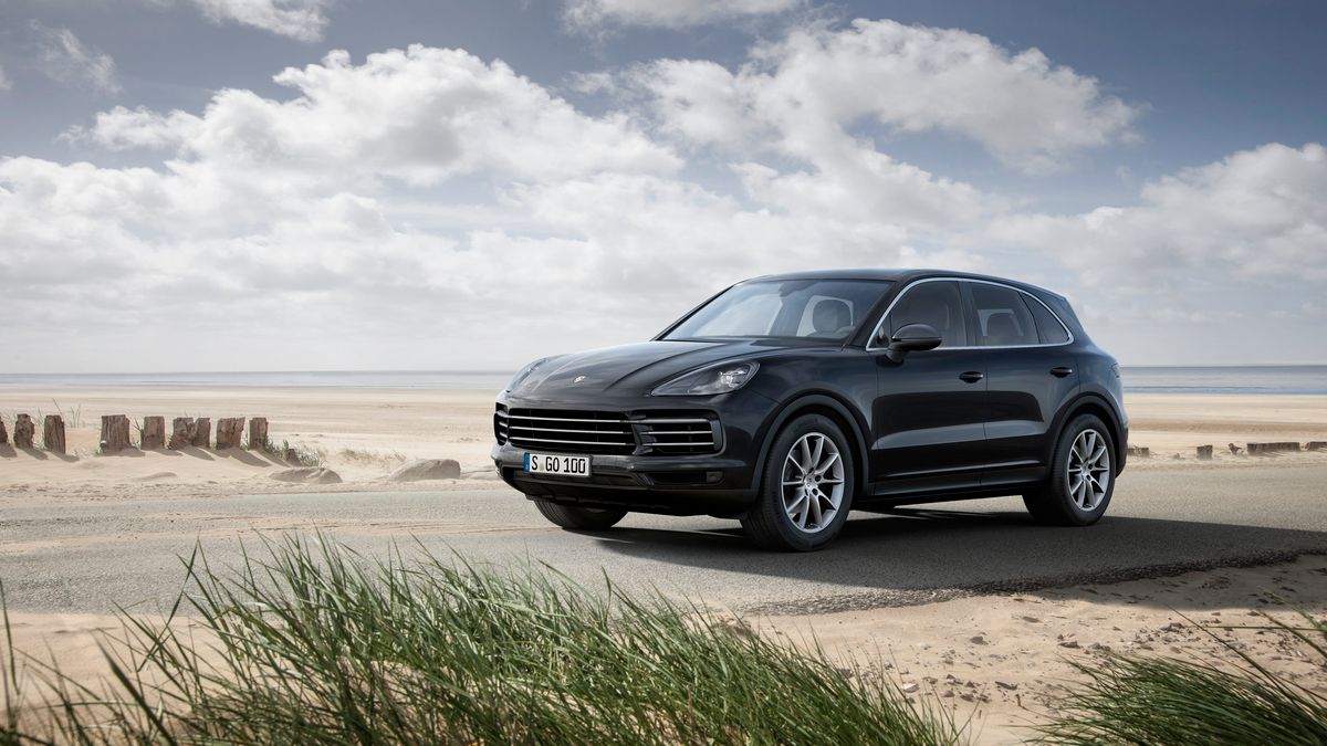 Nadwozie wydłużono 63 mm, ale nie zmieniono rozstawu osi, który wciąż wynosi 2895 mm. Obniżono natomiast o 9 mm linię dachu. Pojemność bagażnika wzrosła o 100 l - z 670 do 770 l. Samochód jest lżejszy o 55 kg od poprzednika.