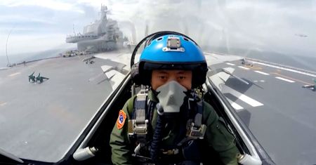 Chiny zbroją się, ale brakuje im pilotów