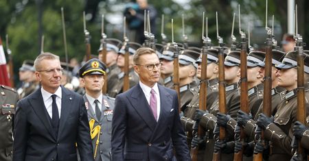 "Przerażające". Prezydenci Łotwy i Finlandii rozmawiali o Polsce