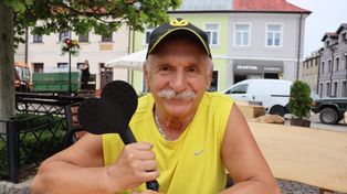 Wymyślił innowacyjną szczotkę prysznicową. Myje i czesze skórę głowy