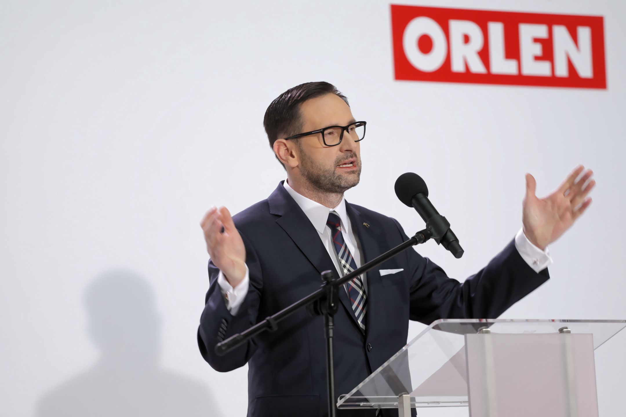 Prezes PKN Orlen Daniel Obajtek chwali się rekordowymi wynikami finansowymi