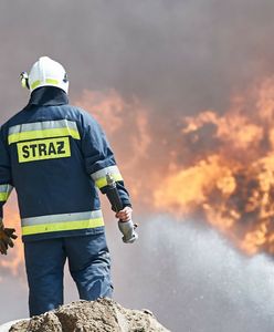 Pożar składowiska odpadów w Długoszynie. W akcji śmigłowce gaśnicze