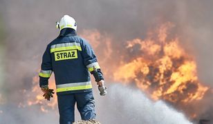 Pożar składowiska odpadów w Długoszynie. W akcji śmigłowce gaśnicze