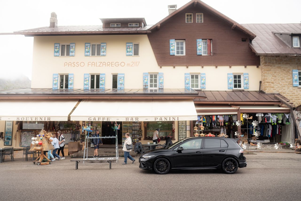 Gran turismo: Volkswagen Golf GTI Clubsport i R w Alpach