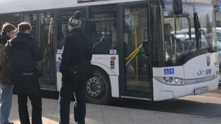 Górsk: Zastawiony parking przy cmentarzu uniemożliwia kursowanie autobusów