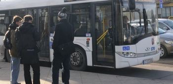 Górsk: Zastawiony parking przy cmentarzu uniemożliwia kursowanie autobusów