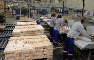 Koronawirus zniszczył popyt na meble. Ikea: 10 proc. załogi z Wielbarka do zwolnienia