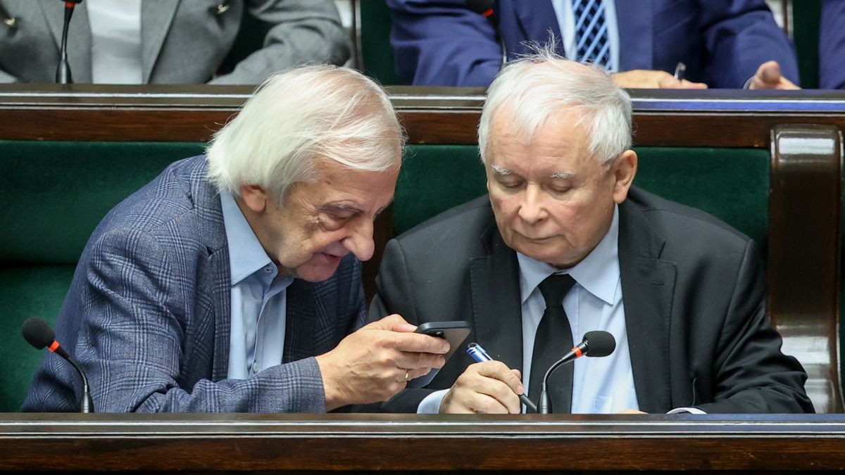 63. posiedzenie Sejmu IX kadencji
20.10.2022 Warszawa, 63. posiedzenie Sejmu IX kadencji, fot. Tomasz Jastrzebowski/REPORTER
n/z: Ryszard Terlecki, Jaroslaw Kaczynski
Tomasz Jastrzebowski/REPORTER