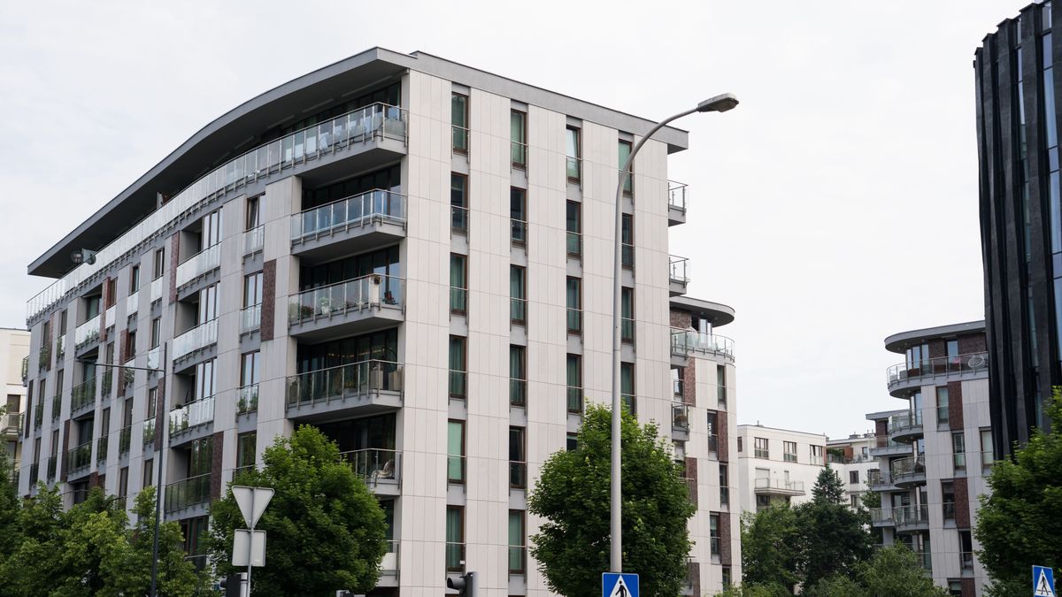 Mieszkania na wynajem. Inwestorzy kupują całe bloki, na popularności zyskują prywatne akademiki