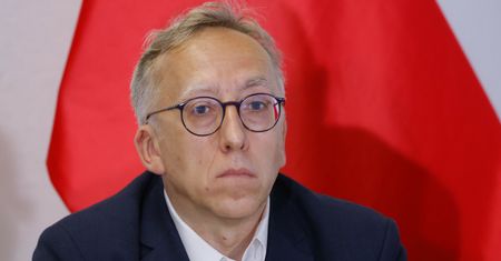 Afera w PKP Cargo. Sasin skomentował decyzję prokuratury. Doczekał się mocnej odpowiedzi
