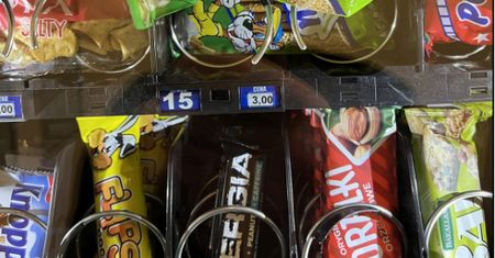 Automat nie wydał towaru, nie było odpowiedzi na reklamację. Prowokacja klienta przyniosła nieoczekiwany efekt