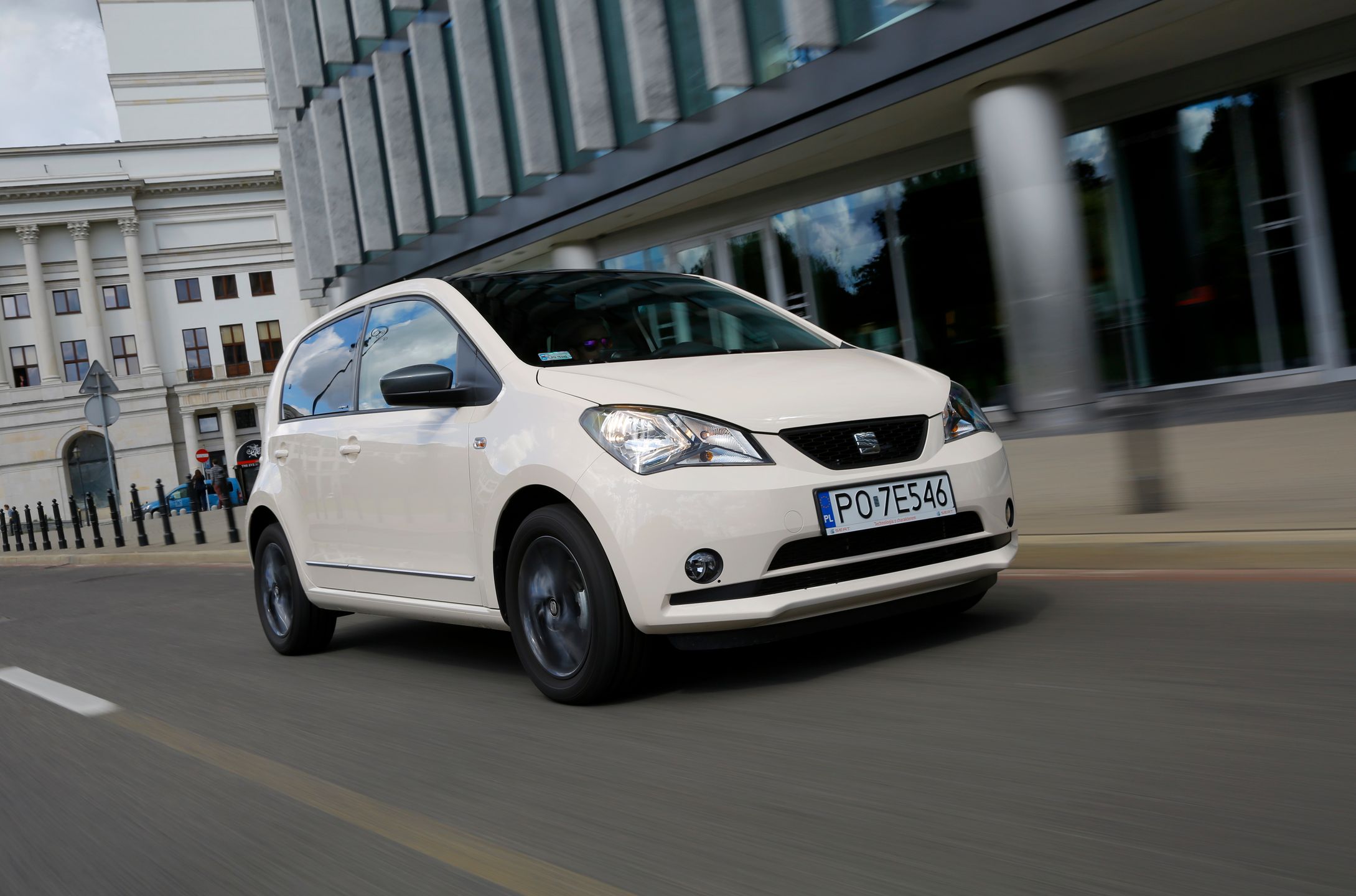 Seat MII by Mango - takie "ekskluzywny" produkt kosztuje prawie 55 tys. zł! Wewnątrz nie brakuje dobrych materiałów, np. Alcantary