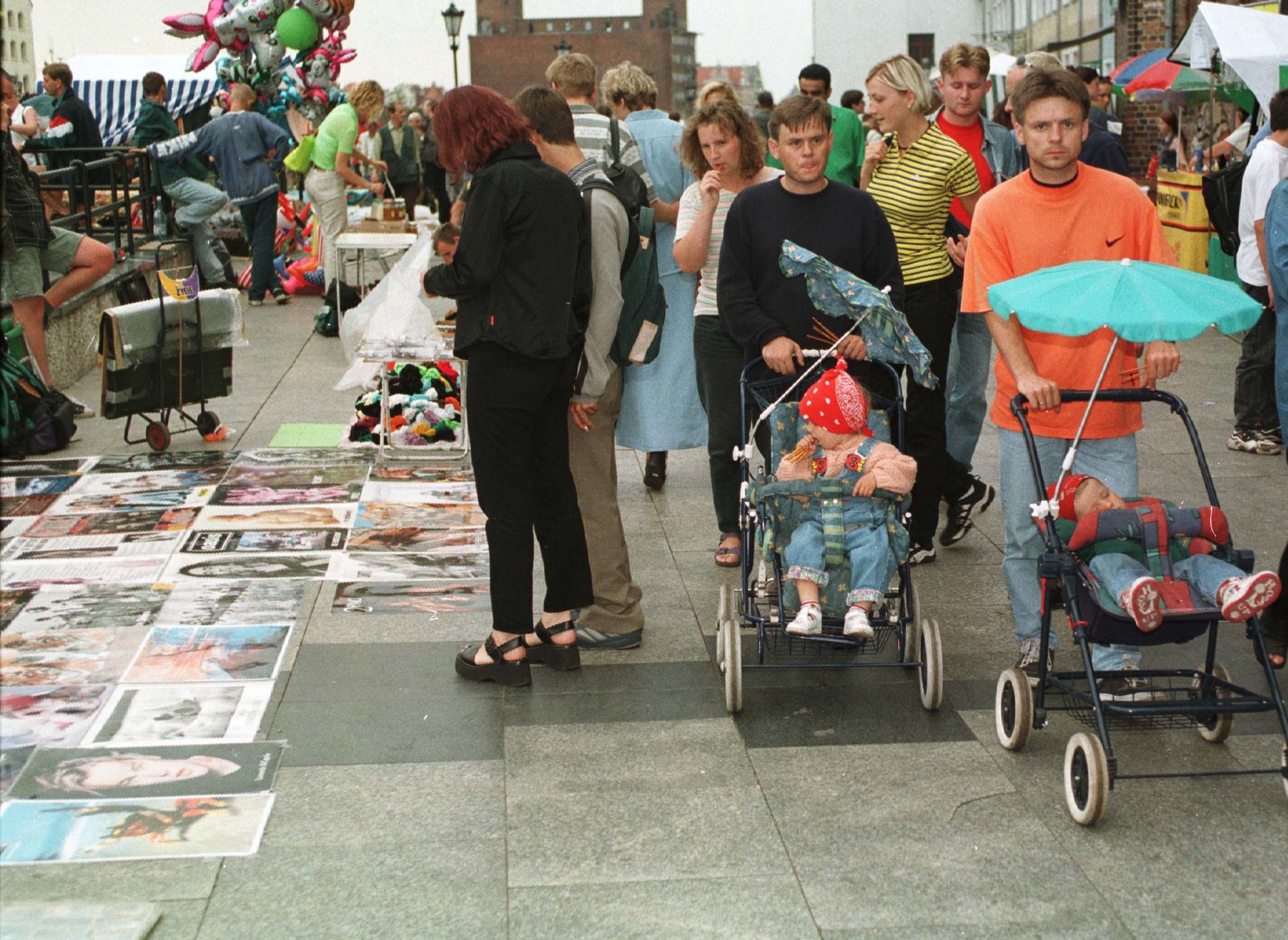 W latach 90. nie było pięknych stoisk. Towar leżał