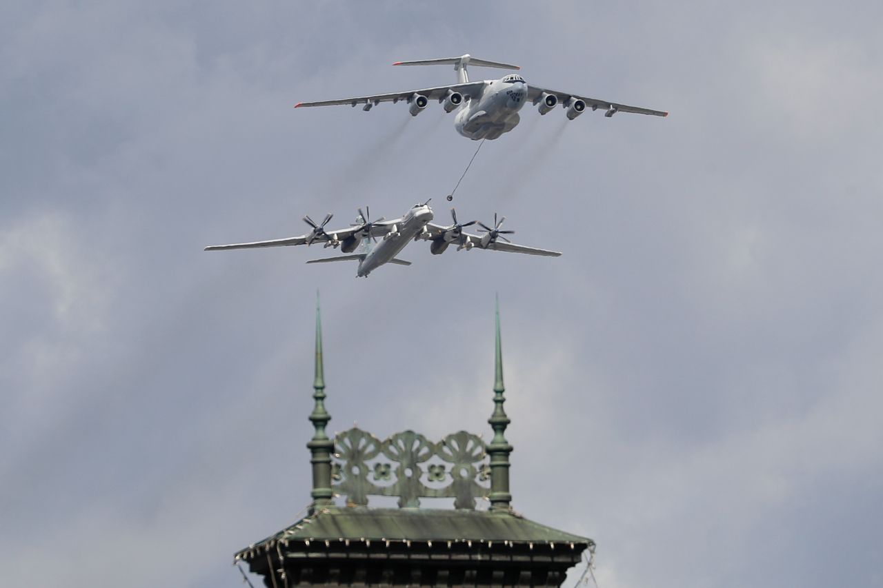 The photo features, among others, the Russian strategic bomber Tu-95MS.