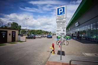 Pułapka na parkingu w Łodzi. Dostały mandat mimo biletu. Oto powód