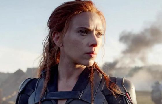 Właściciele kin obwiniają serwis Disney+ za dramatyczne spadki frekwencji kinowej filmu "Czarna Wdowa"