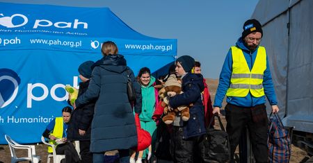 O to najczęściej pytają Ukraińcy i osoby, które chcą im pomóc. Eksperci odpowiadają