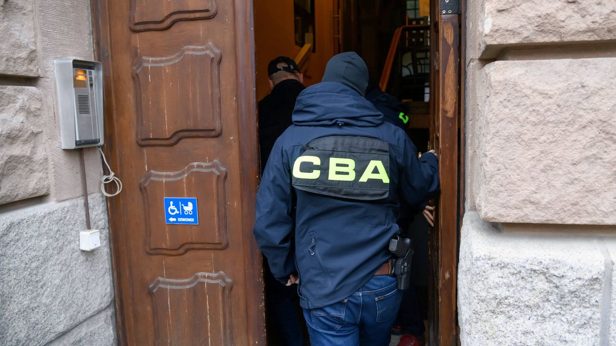 CBA: kolejne zatrzymania domniemanych członków mafii paliwowej.