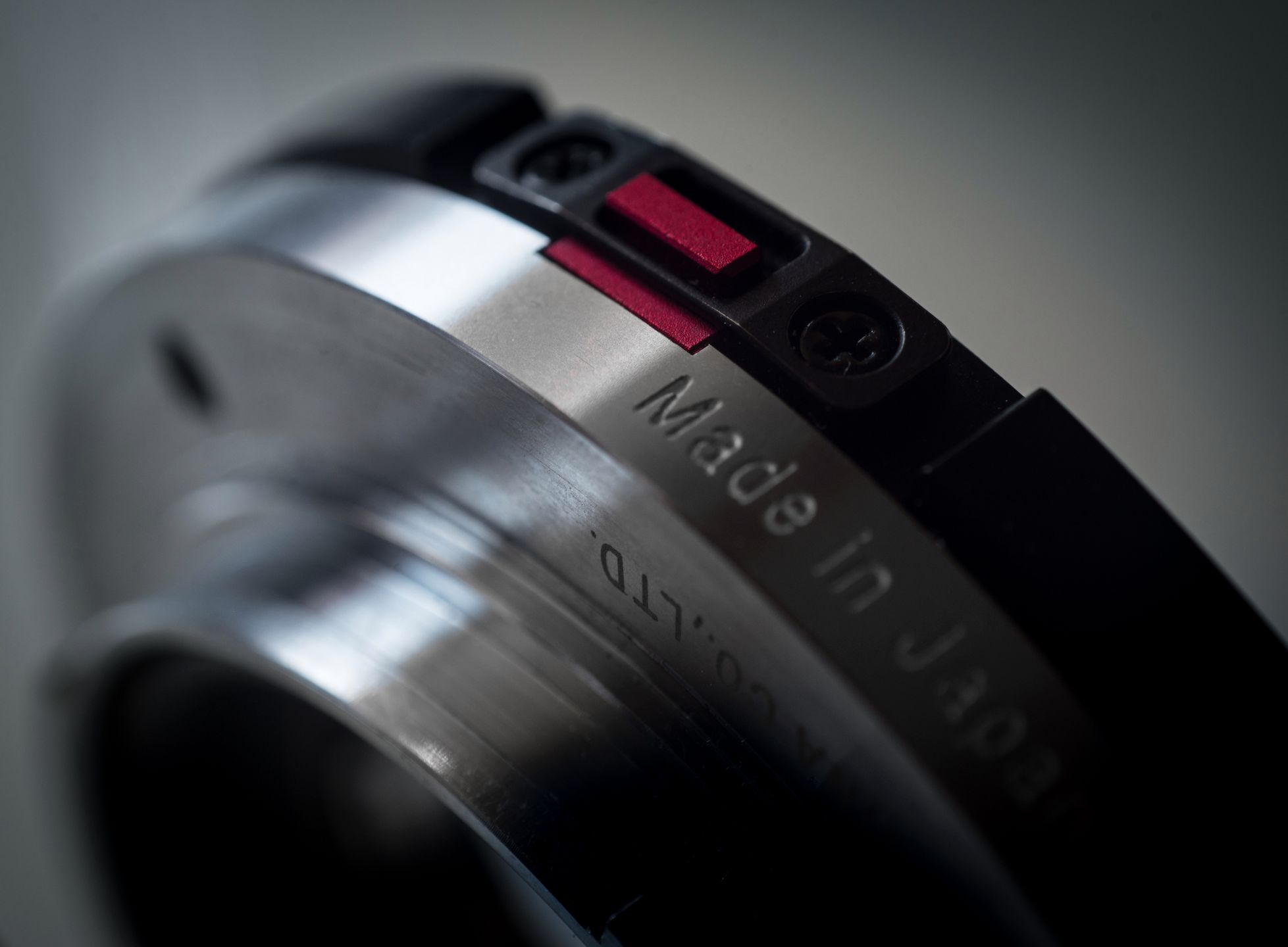 Czy drożej znaczy lepiej? Voigtländer Close Focus Adapter VM/E 2