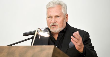 Taką emeryturę ma Aleksander Kwaśniewski. Musi dorabiać