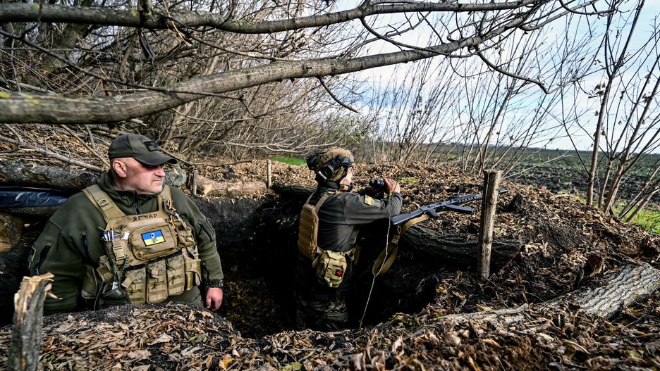 Ukraina - arch
UKRAINE - NOVEMBER 3, 2022 - Servicemen of the Ukrainian Armed Forces stay in a trench as they guard the Zaporizhzhia direction, Ukraine.
Dmytro Smolienko