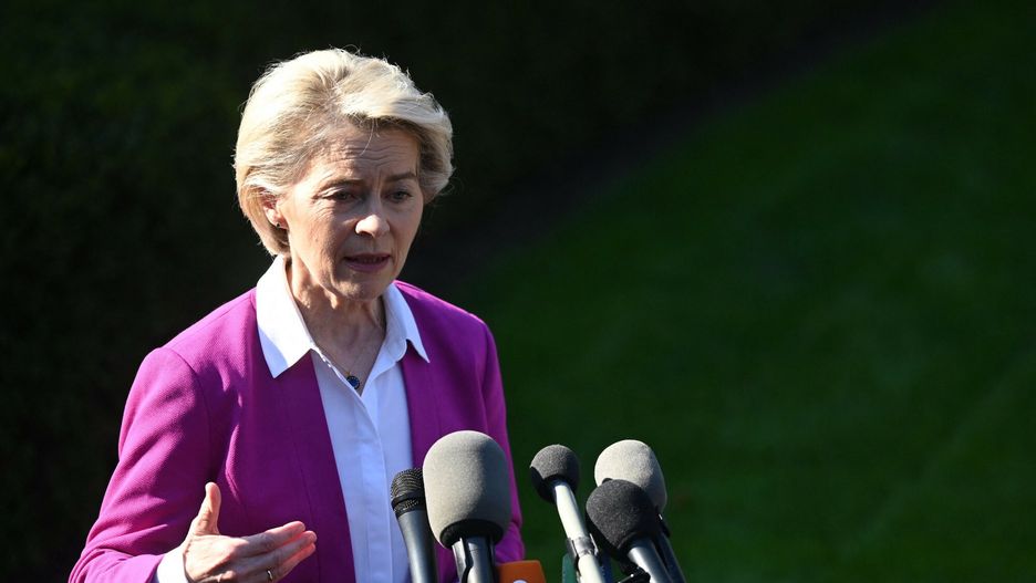 Von der Leyen: To nie jest kryzys migracyjny, to próba destabilizacji. Na zdjęciu przewodnicząca Komisji Europejskiej podczas środowej konferencji prasowej przed Białym Domem 