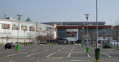 Majówka 2020. Sklepy otwarte 3 maja. Gdzie zrobisz zakupy w Święto Konstytucji 3 maja? Czy Biedronka, Lidl i Carrefour będą czynne?