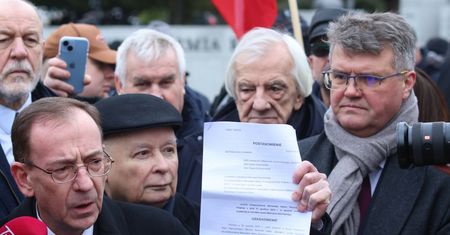 Porównania do Lecha Kaczyńskiego i walka z kretami. Tak w PiS "biją się" o mandat