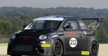 Fiat 500 Abarth o mocy 360KM i z kosmicznym wyglądem