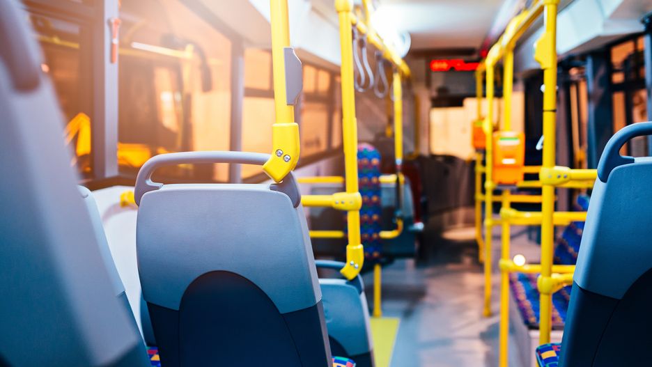 Autobus miejski i kasowniki