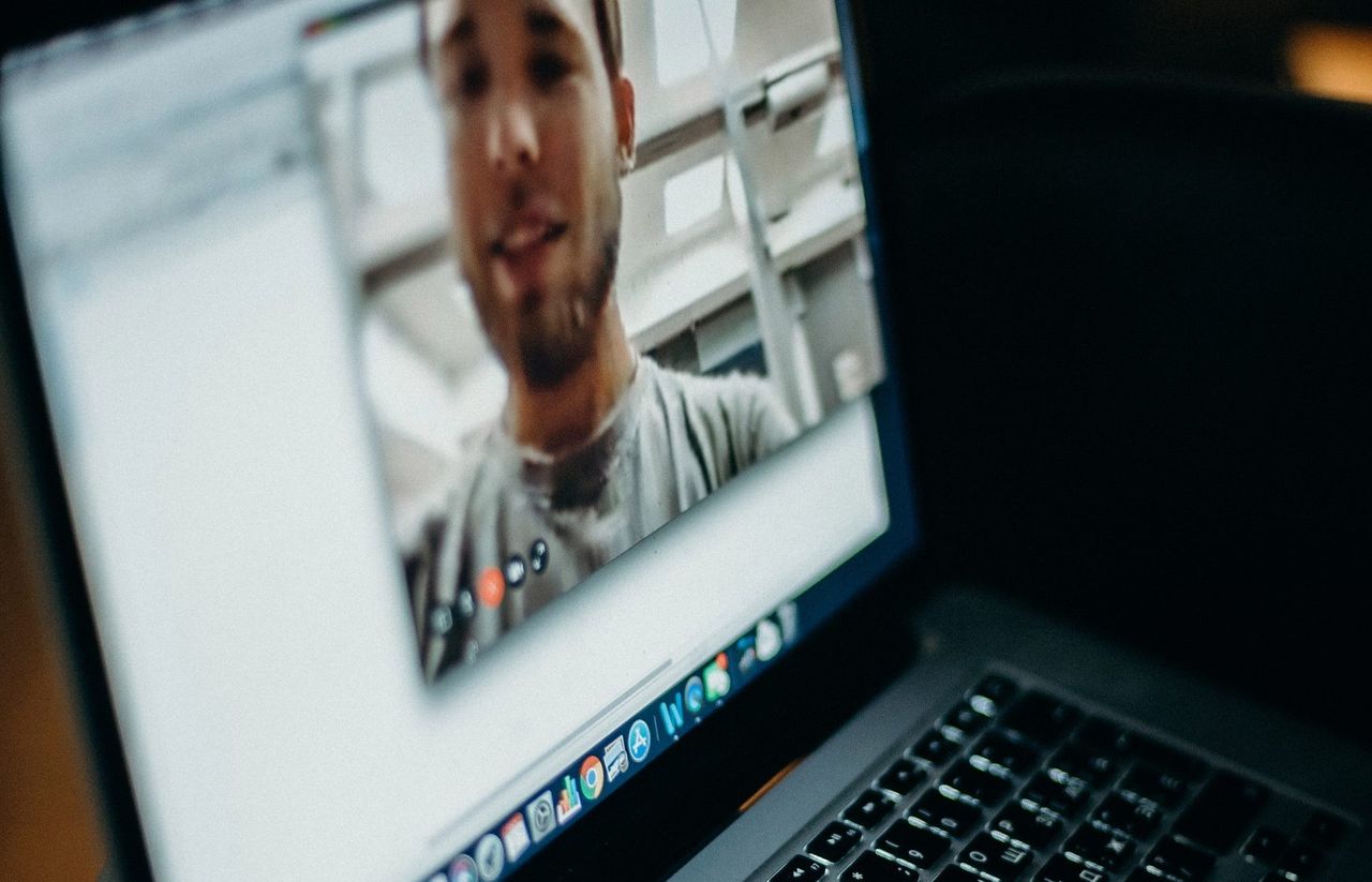 Zoom będzie miał kolejnego konkurenta. Za nowym rozwiązaniem stoi najbogatszy człowiek w Indiach