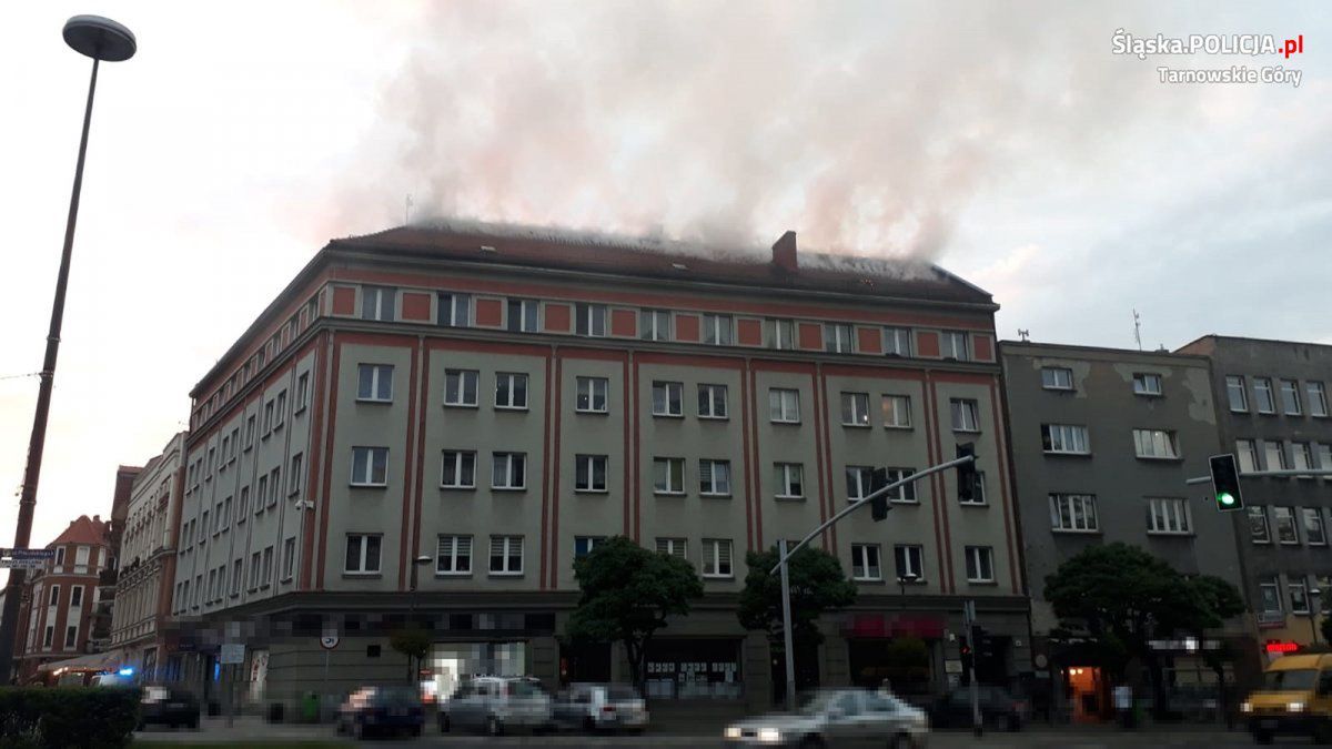 Tarnowskie Góry. Dzięki szybkiej reakcji policjantów w pożarze nikt nie ucierpiał.