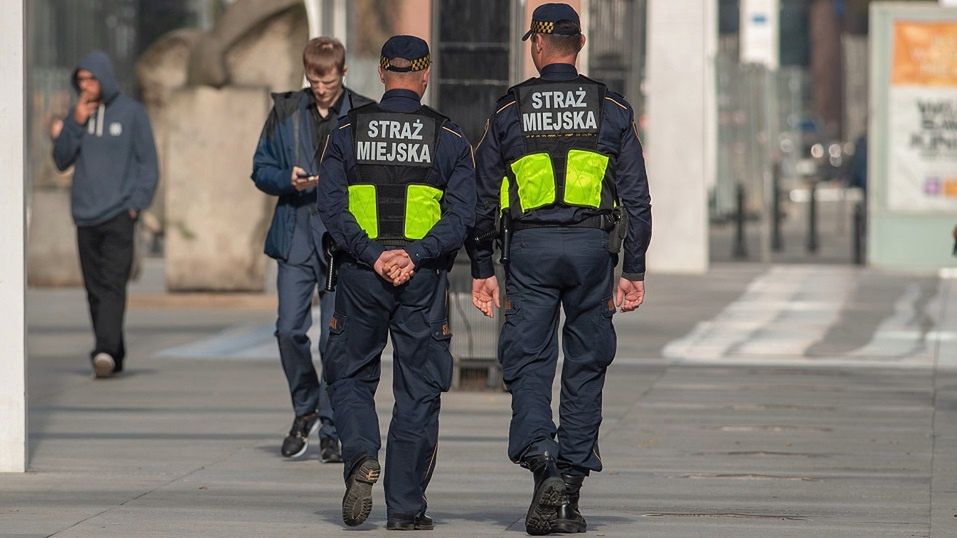 Mandaty za kopcenie. Strażnicy zdradzili, ile osób ukarali