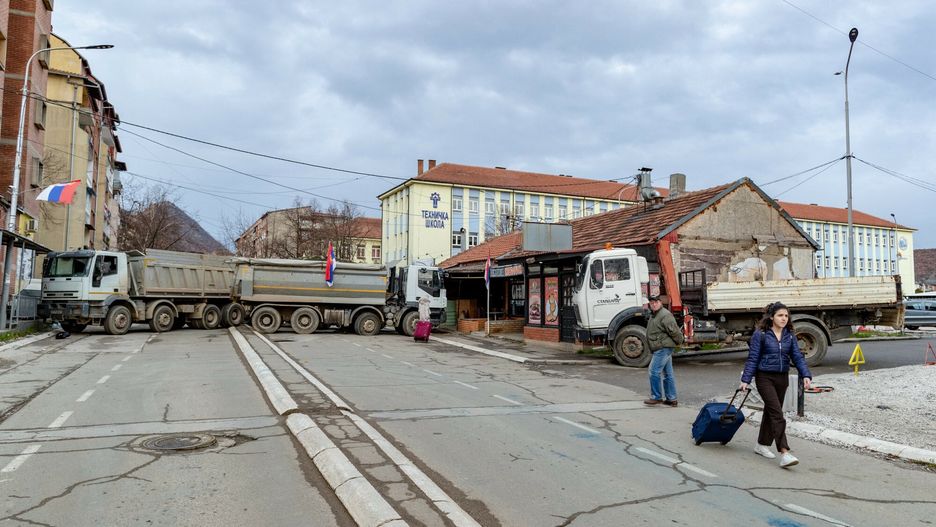 Barykady wzniesione przez Serbów w Kosowie