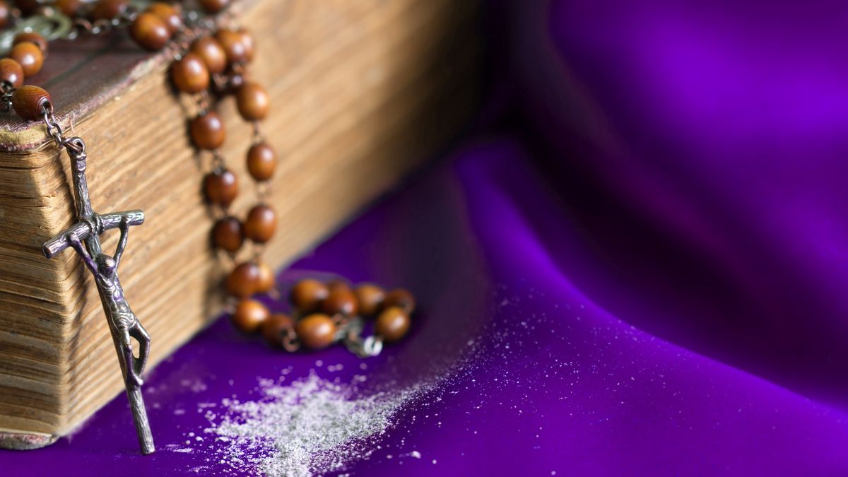 W Środę Popielcową obowiązują post ścisły i wstrzemięźliwość od pokarmów mięsnych