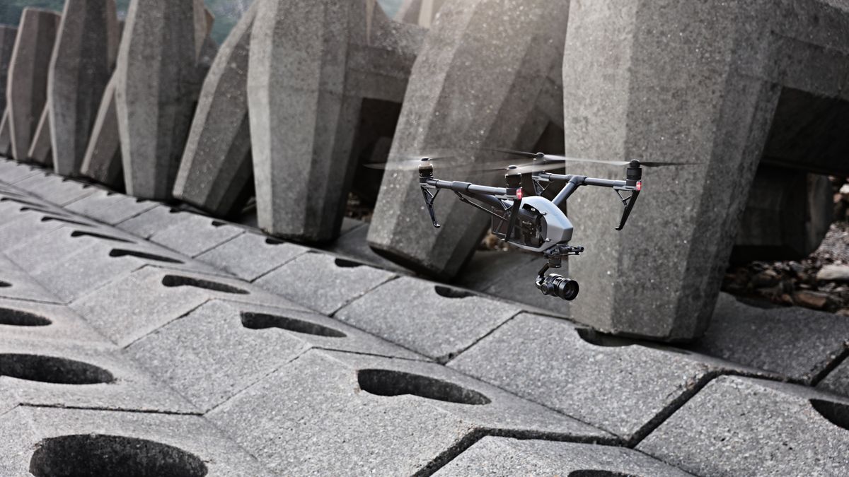 Nowe filmujące drony od DJI - zaawansowany Phantom 4 Pro oraz profesjonalny Inspire 2 1