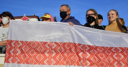 Banki wstrzymują kredyty. Białorusini nie pożyczą już pieniędzy