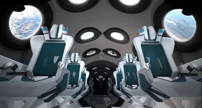 Virgin Galactic prezentuje wnętrze statku VSS Unity. Duże okna i fotele dostosowane do kosmicznych turystów