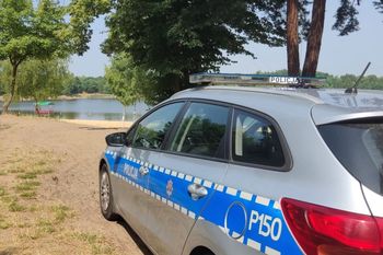 Tragiczny finał w Bieruniu: Policjanci badają okoliczności utonięcia młodego mężczyzny