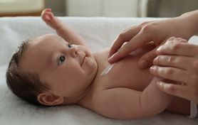 Jak dbać o skórę niemowląt?