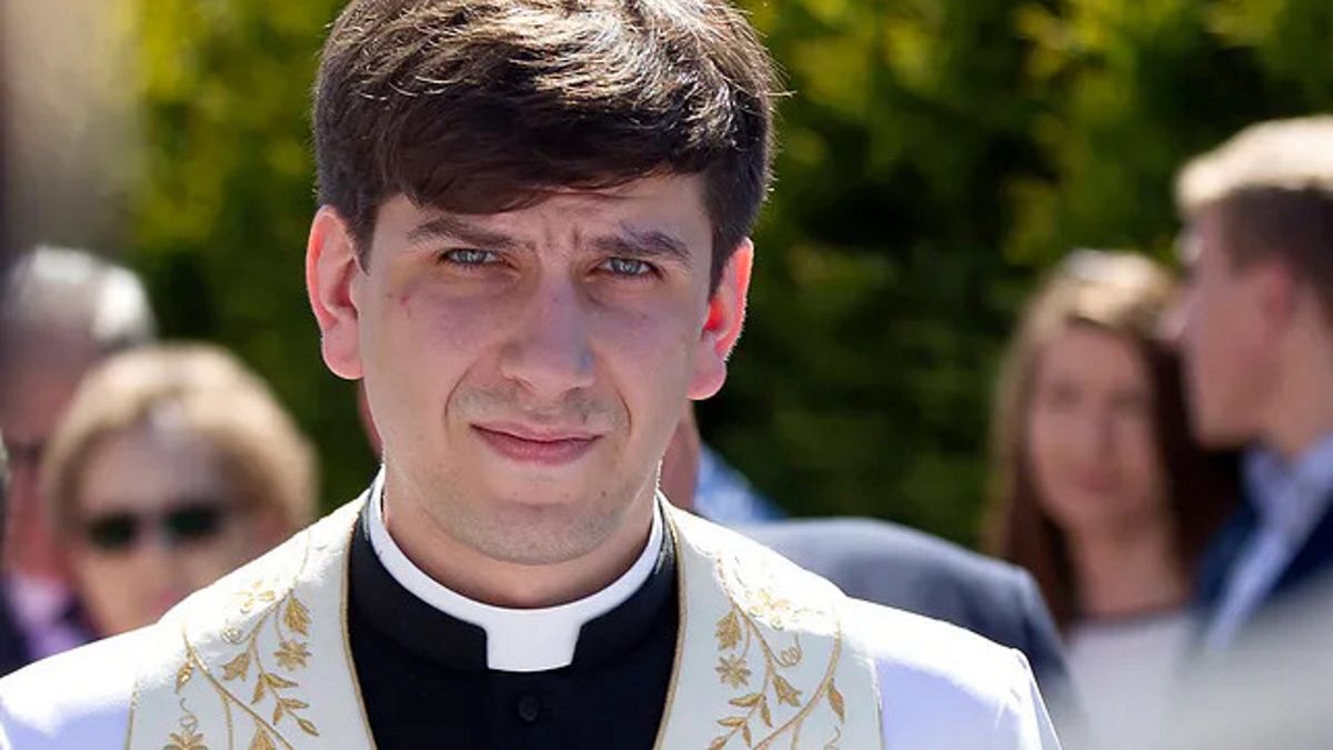 Tymoteusz Szydło jeszcze gdy był księdzem