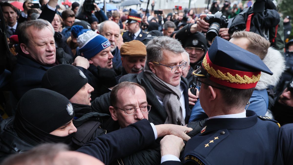 Maciej Wąsik i Mariusz Kamiński po skazaniu prawomocnym wyrokiem sądu zostali pozbawieni mandatów poselskich