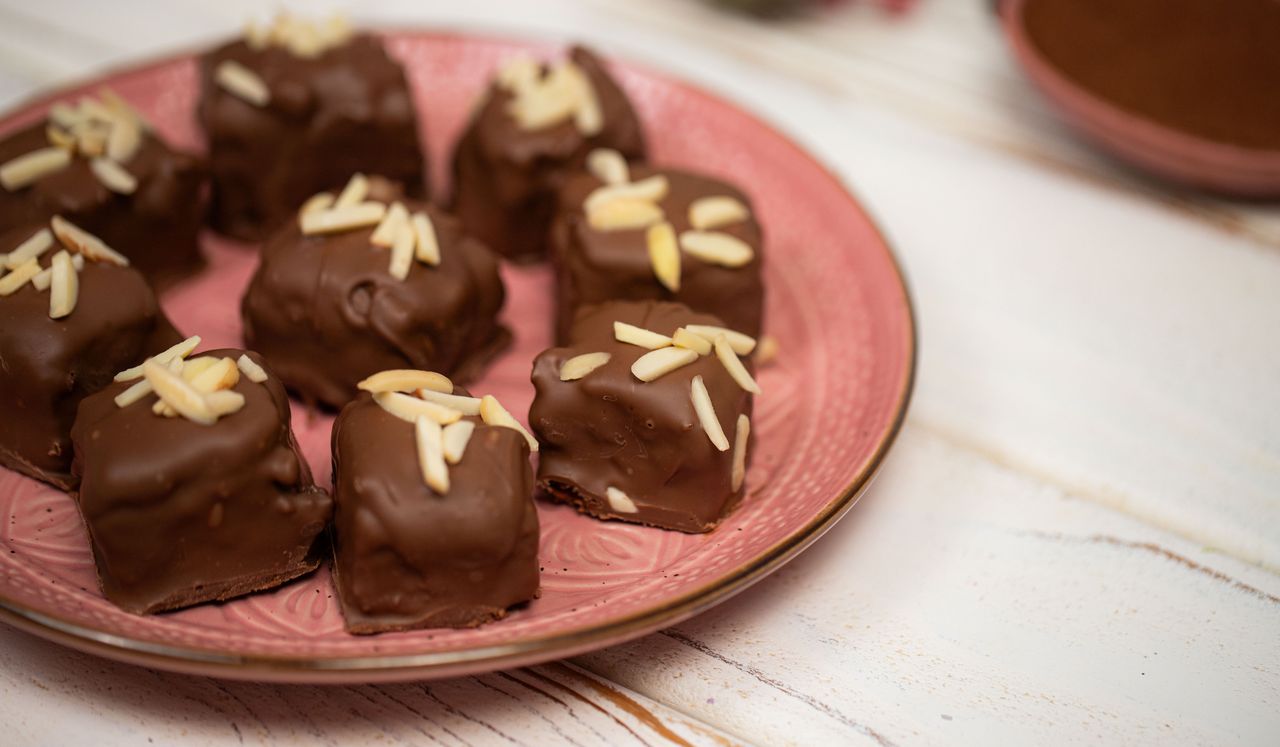Podwójnie czekoladowe brownie w wersji mini. Nikt mu się nie oprze