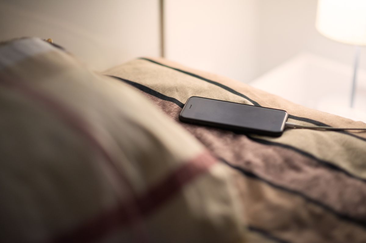 Charging caution: Fire risk from overnight device use